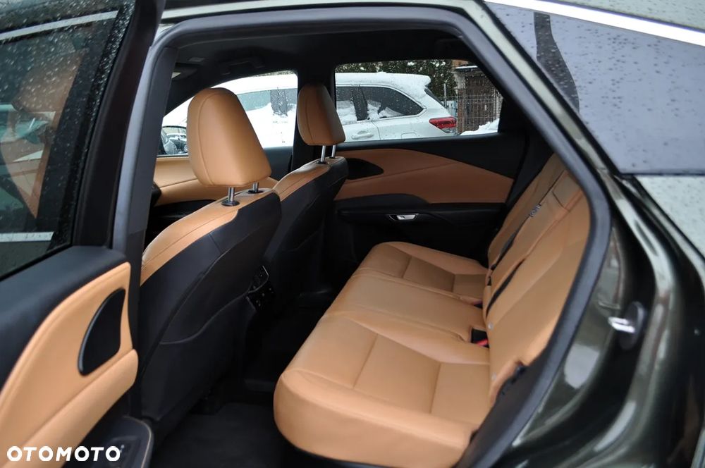 Lexus RX 450h+ Prestige - 27