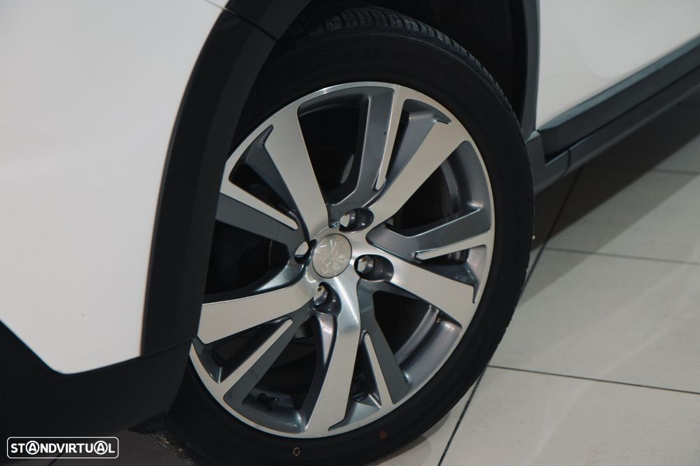 Peugeot 2008 1.6 BlueHDi Allure - 4