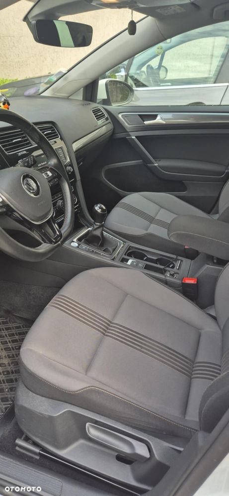 Volkswagen Golf - 5