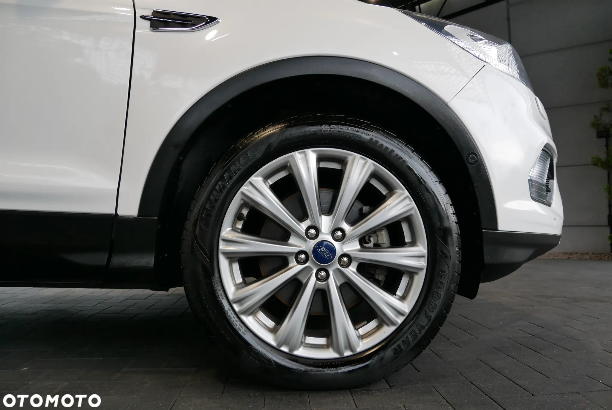 Ford Escape - 34