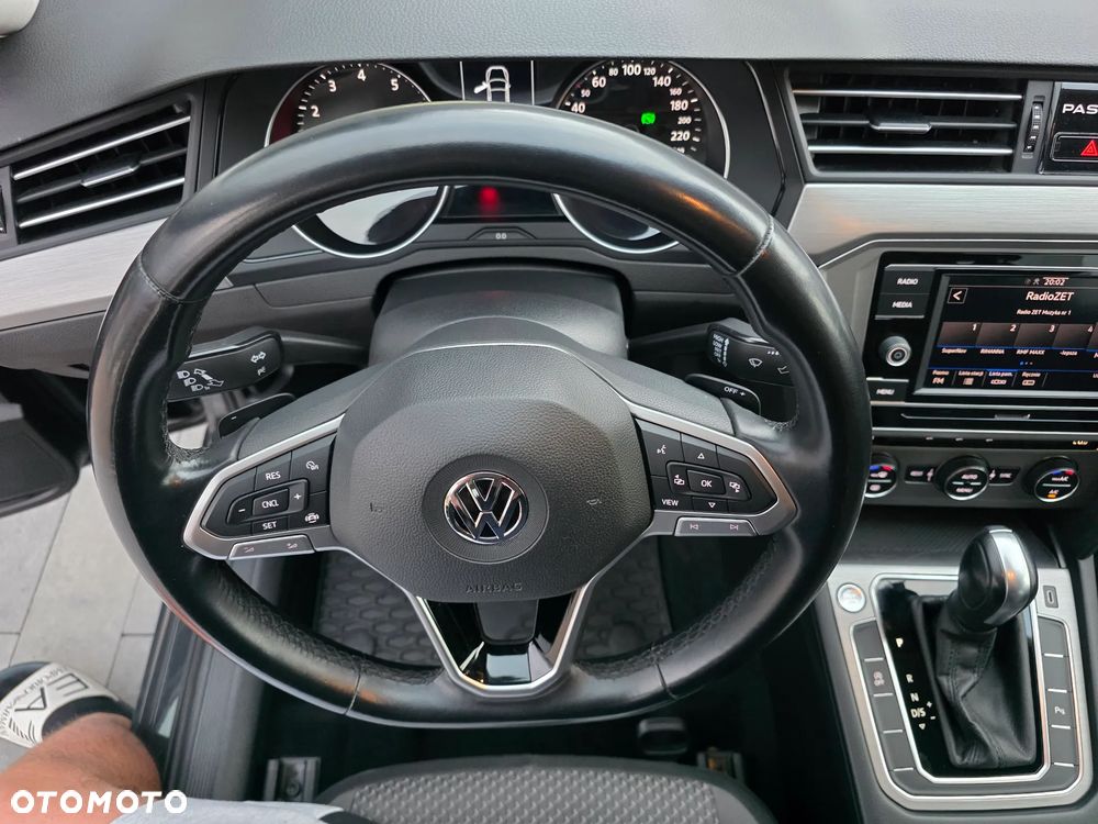 Volkswagen Passat - 20