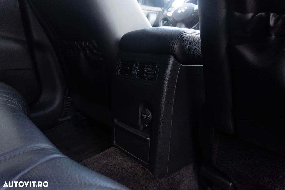 Infiniti Q70 - 36