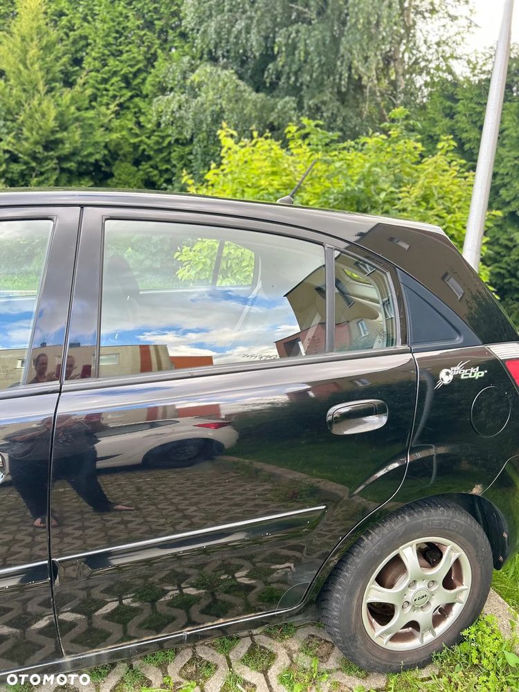 Kia Rio - 6
