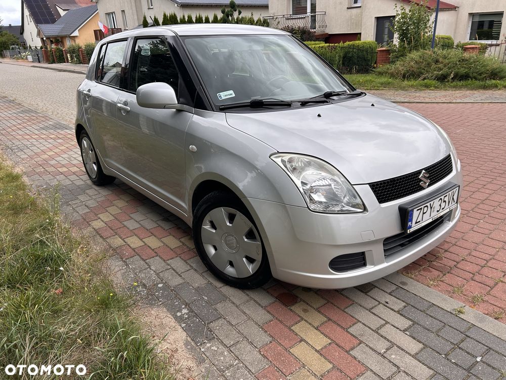 Suzuki Swift - 1
