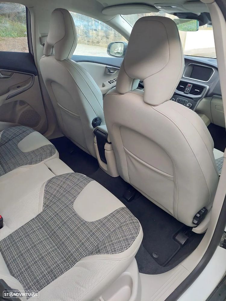Volvo V40 Cross Country 2.0 D2 Kinetic Geartronic - 11