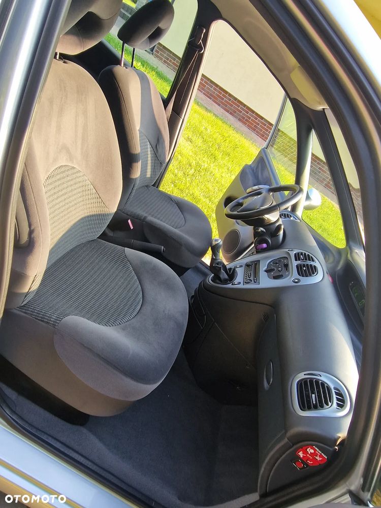 Citroën Xsara 1.6 16V Confort - 20