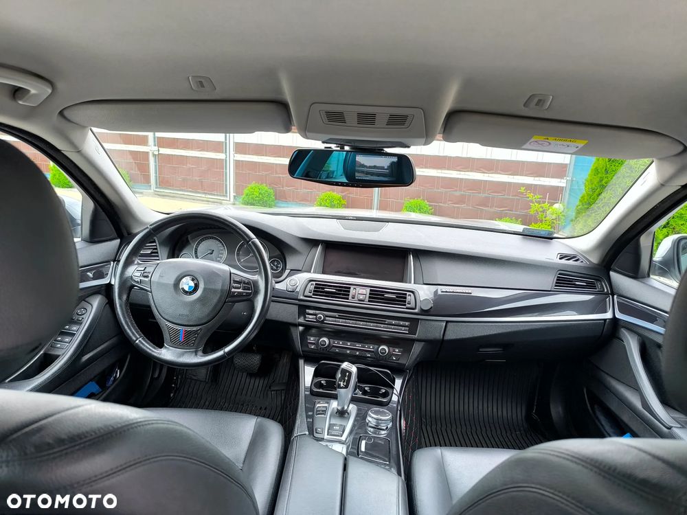 BMW Seria 5 525d - 10
