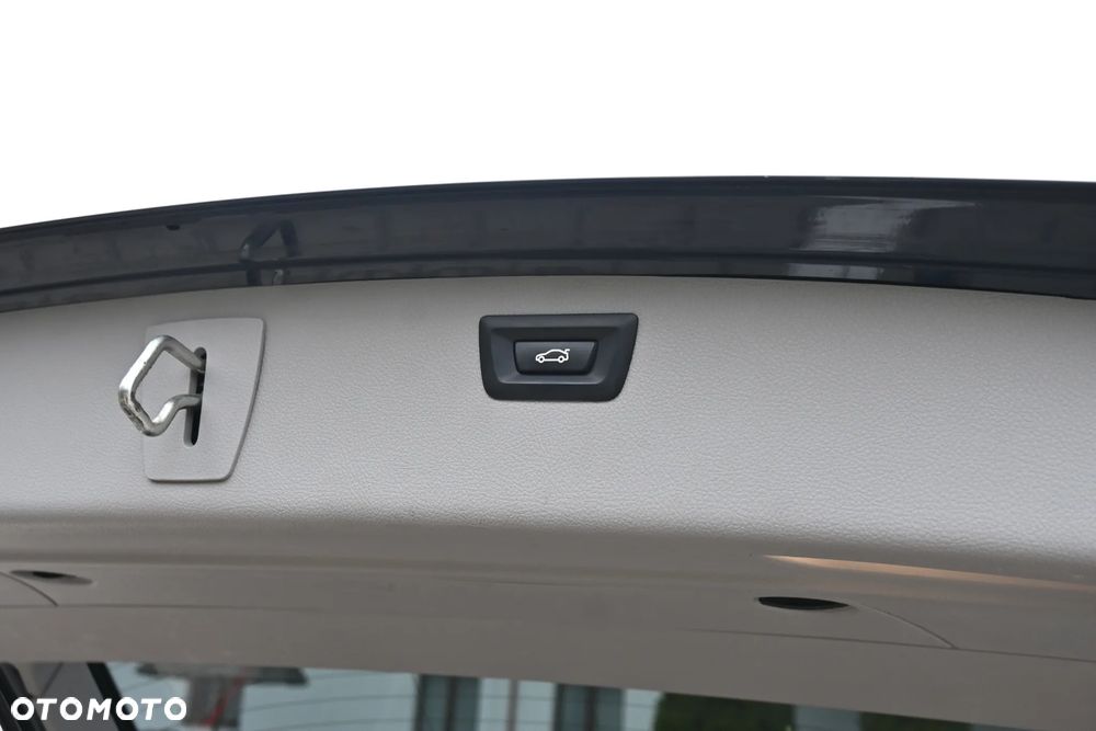BMW Seria 3 320d DPF Edition Sport - 23