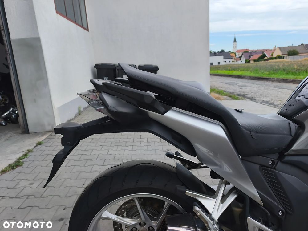 Honda VFR - 23