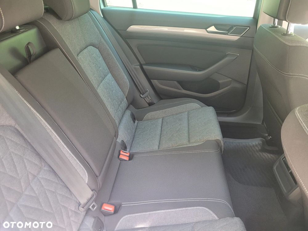 Volkswagen Passat 2.0 TSI Business DSG - 8