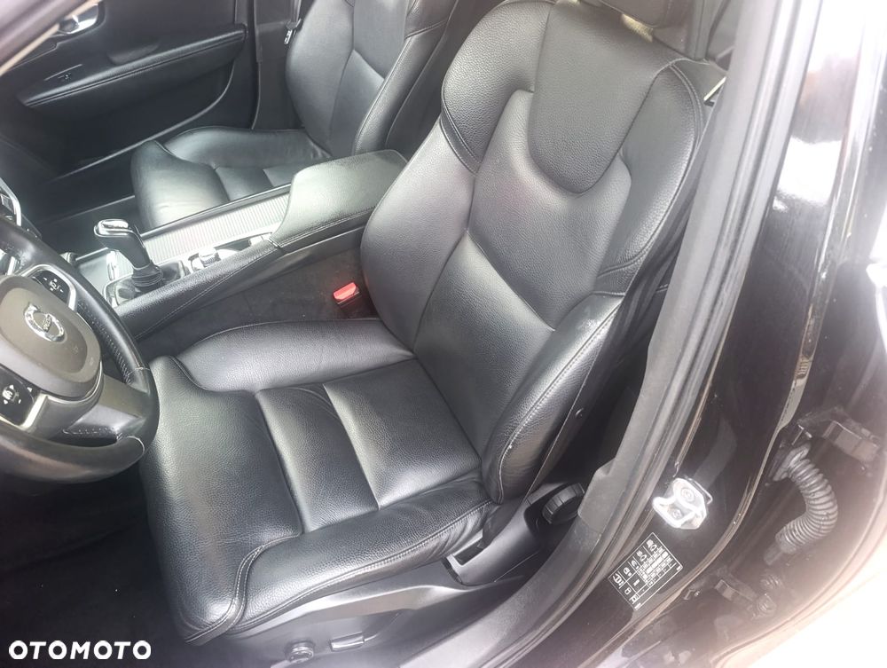Volvo V90 D4 Momentum Pro - 10