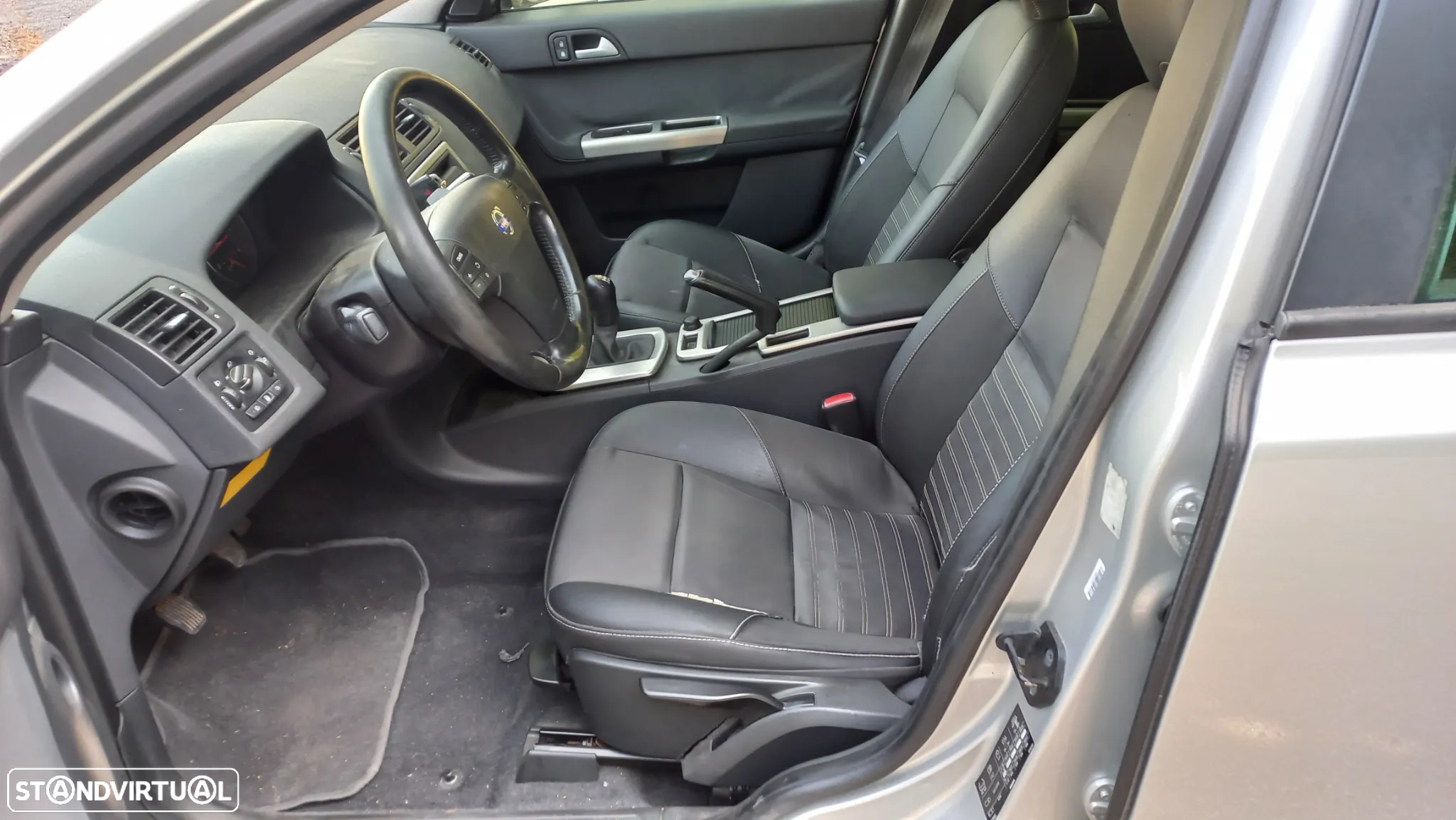 Volvo S40 1.6 D Momentum - 4