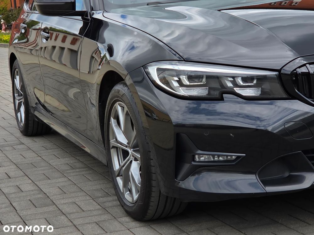 BMW Seria 3 320d M Sport Shadow sport - 16