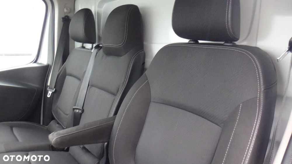 Renault Trafic - 10