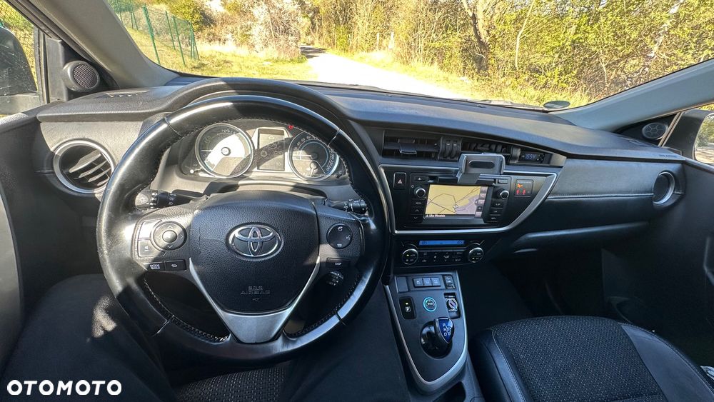 Toyota Auris 1.8 HSD Luna - 11