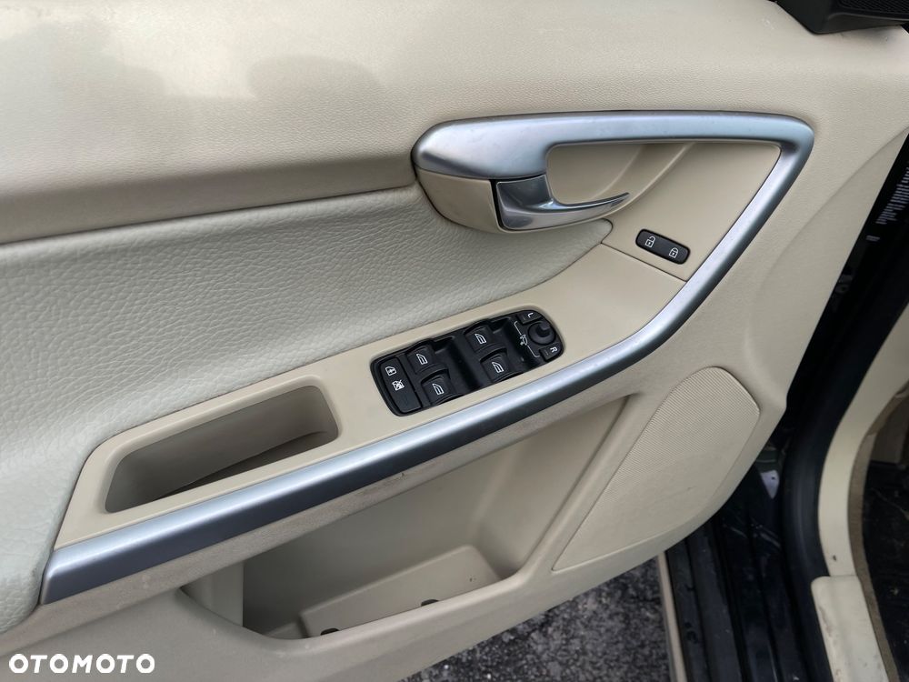 Volvo XC 60 D5 AWD Kinetic - 13