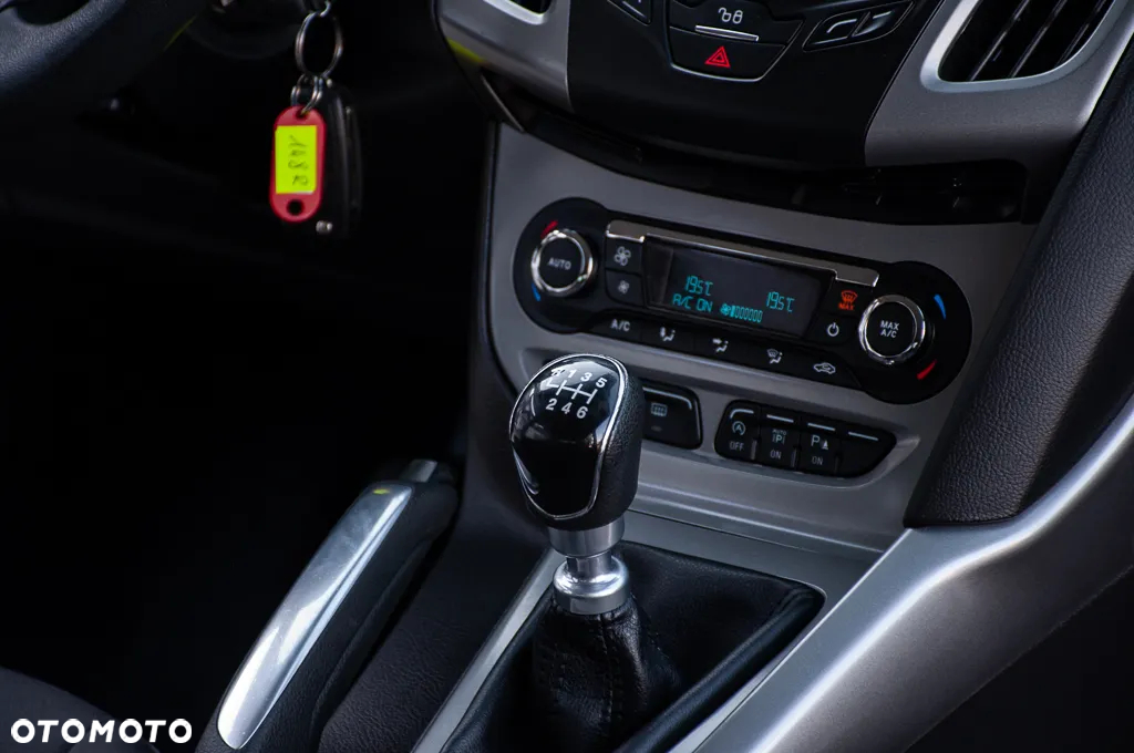 Ford Focus 1.0 EcoBoost Hybrid ACTIVE - 9