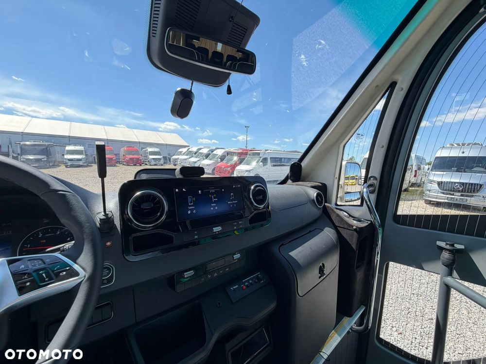 Mercedes-Benz Sprinter 519 - 22