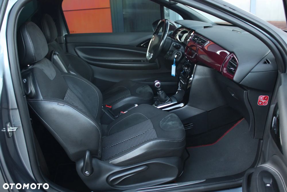 Citroën DS3 1.6 THP SportChic - 23