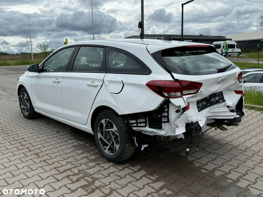 Hyundai i30 1.5 T-GDI 48V Smart - 4