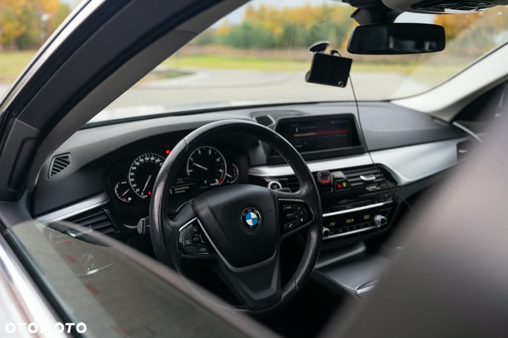 BMW 5 Series 2017 photo 5