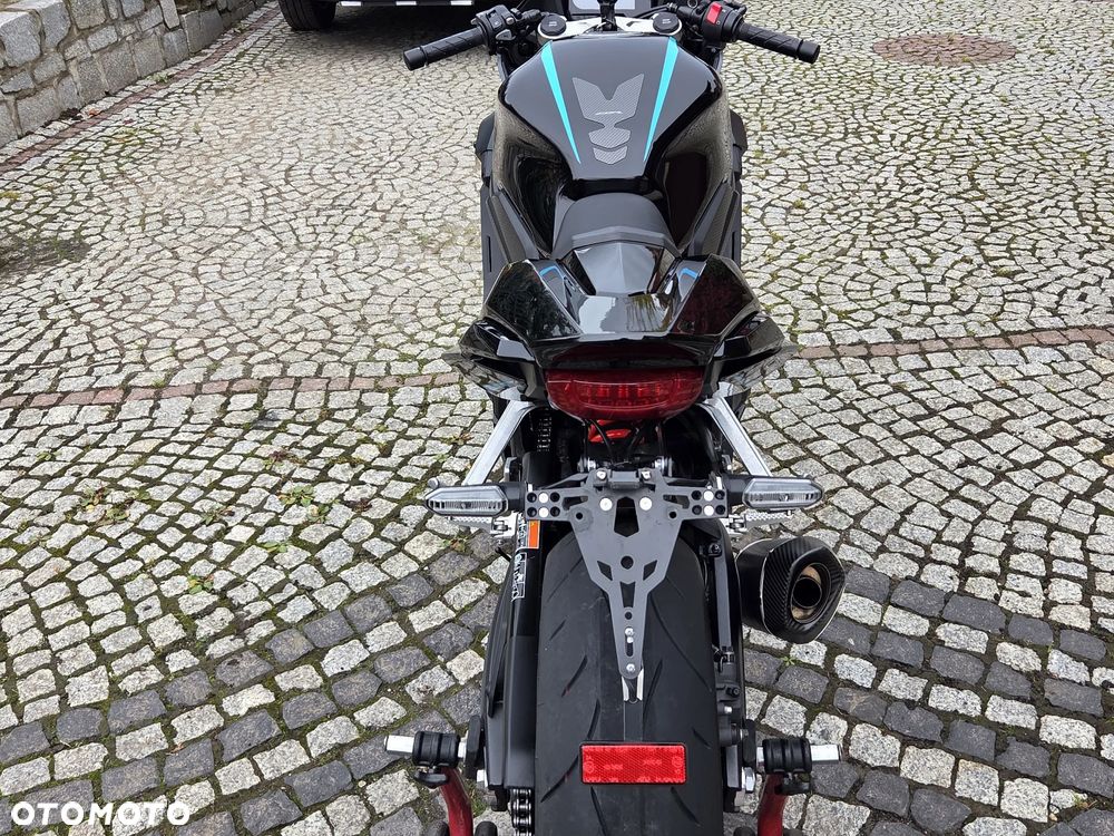 Honda CBR - 37