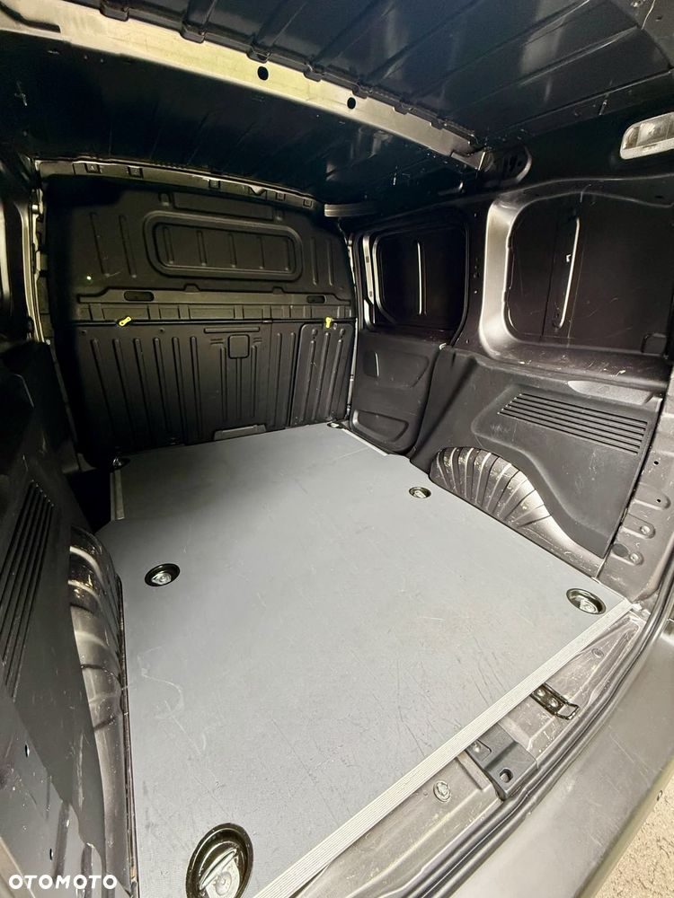 Toyota Proace City - 29