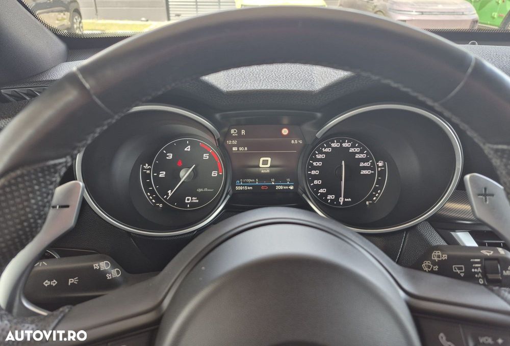 Alfa Romeo Stelvio - 15