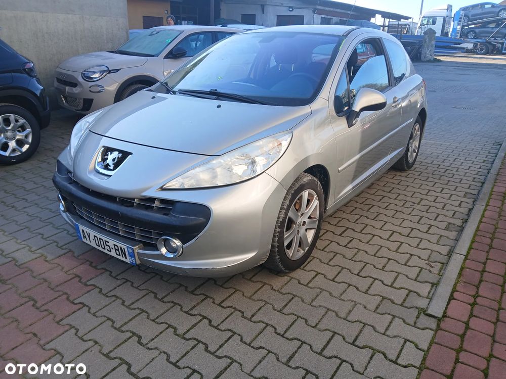 Peugeot 207 110 Sport - 2