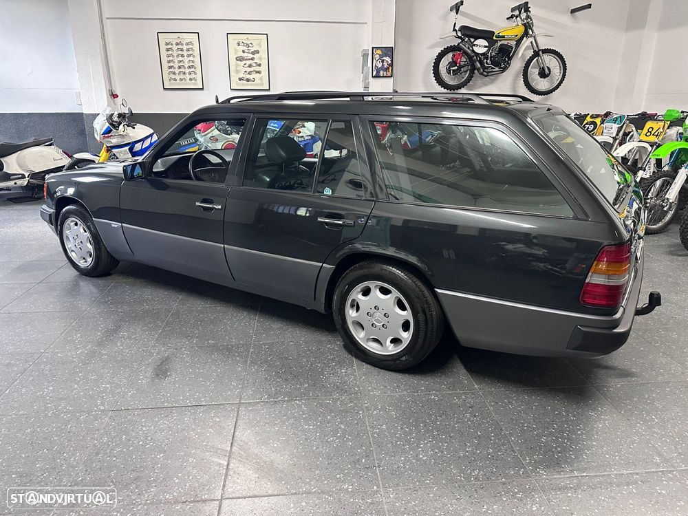 Mercedes-Benz E 250 D Turbo - 22