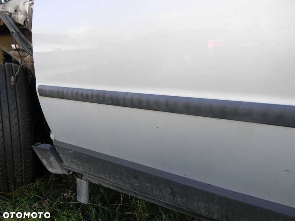 drzwi lewe prawe tył przód VW PASSAT B5 sedan LB7Z - 3