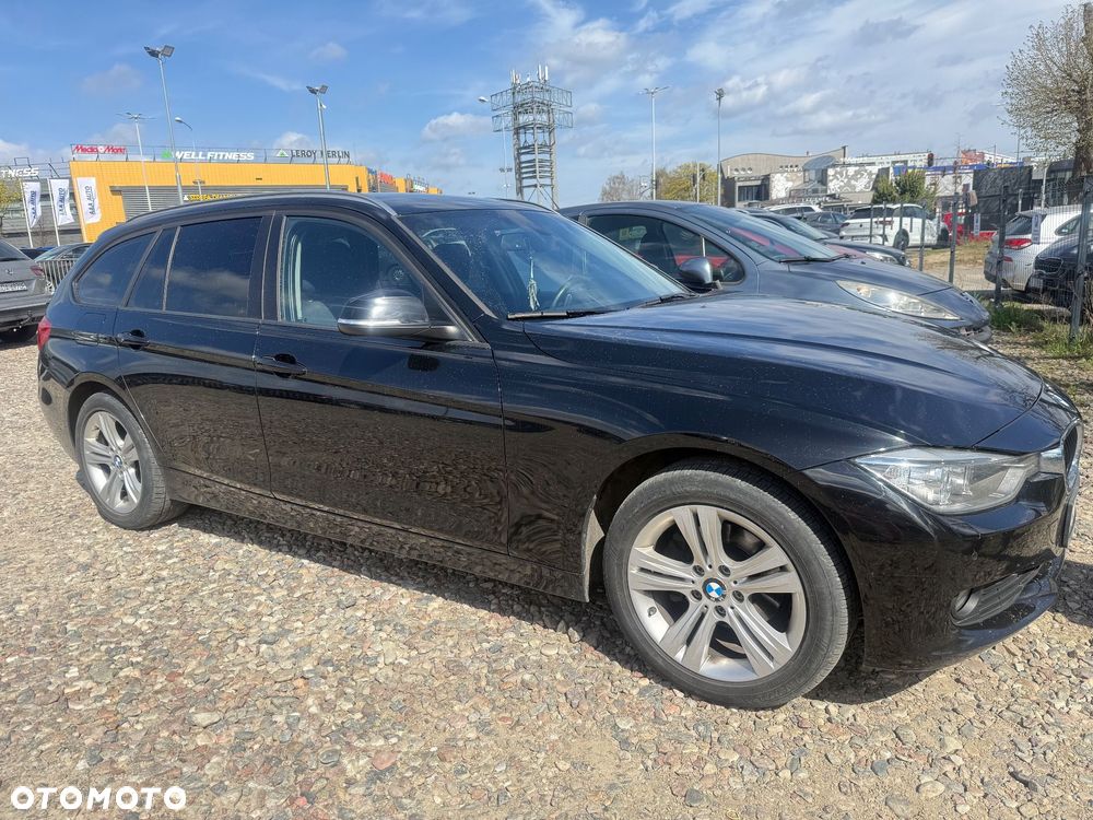 BMW Seria 3 318d xDrive - 5