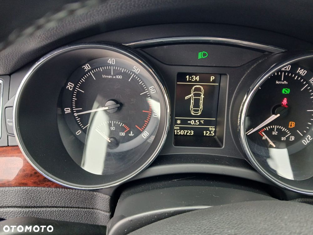 Skoda Superb 1.8 TSI DSG Elegance - 24