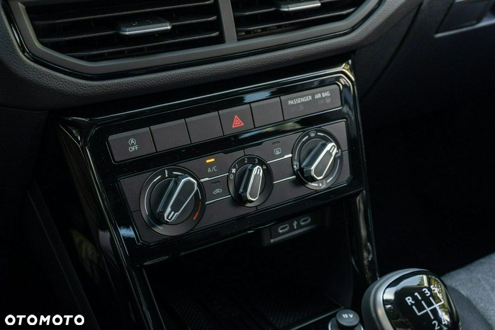 Volkswagen T-Cross - 23