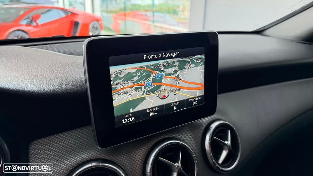 Mercedes-Benz CLA 180 d Shooting Brake Urban - 17