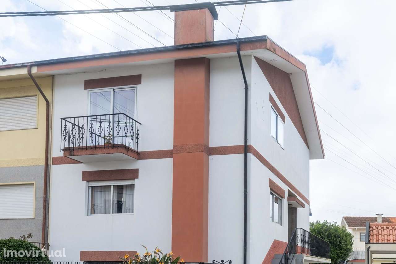 Moradia T3 | Maia - Mogos | Garagem | Jardim | Terraço - Grande imagem: 2/35