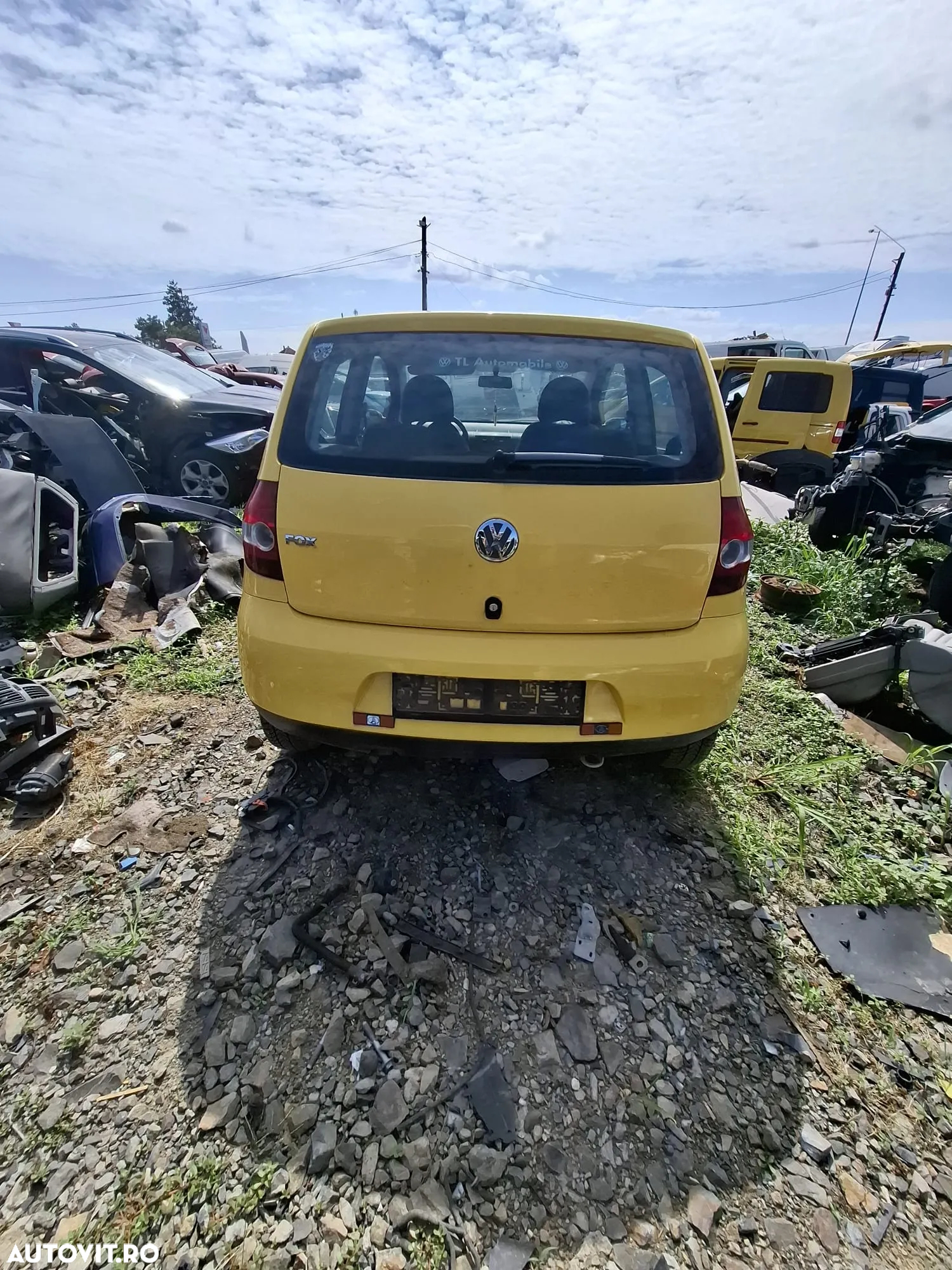 Dezmembrez Volkswagen Fox - 5