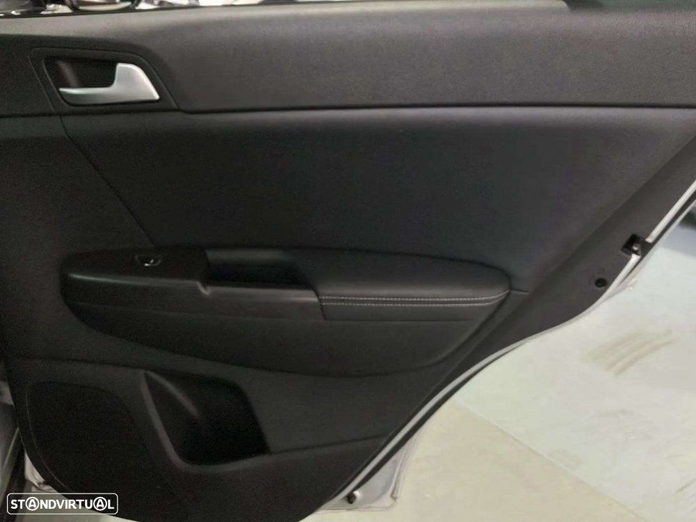 Kia Sportage 1.6 CRDI ISG SX - 26