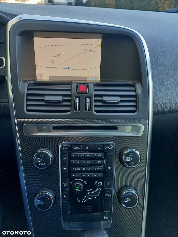 Volvo XC 60 D3 R Design - 32