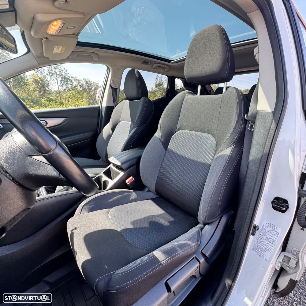 Nissan Qashqai 1.5 dCi N-Connecta J18+Led - 11