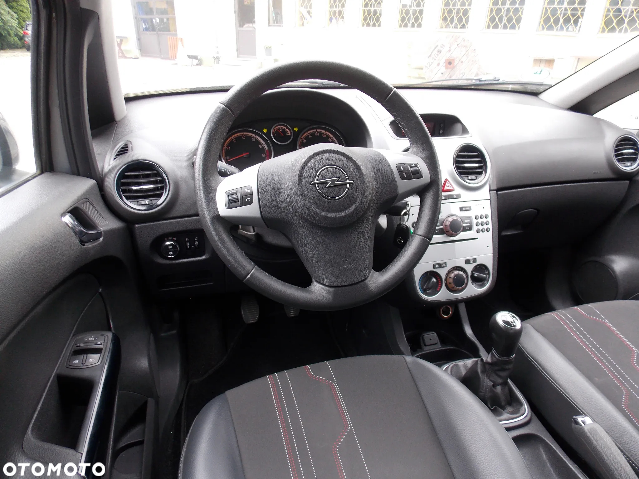 Opel Corsa 1.2 16V Cosmo - 19
