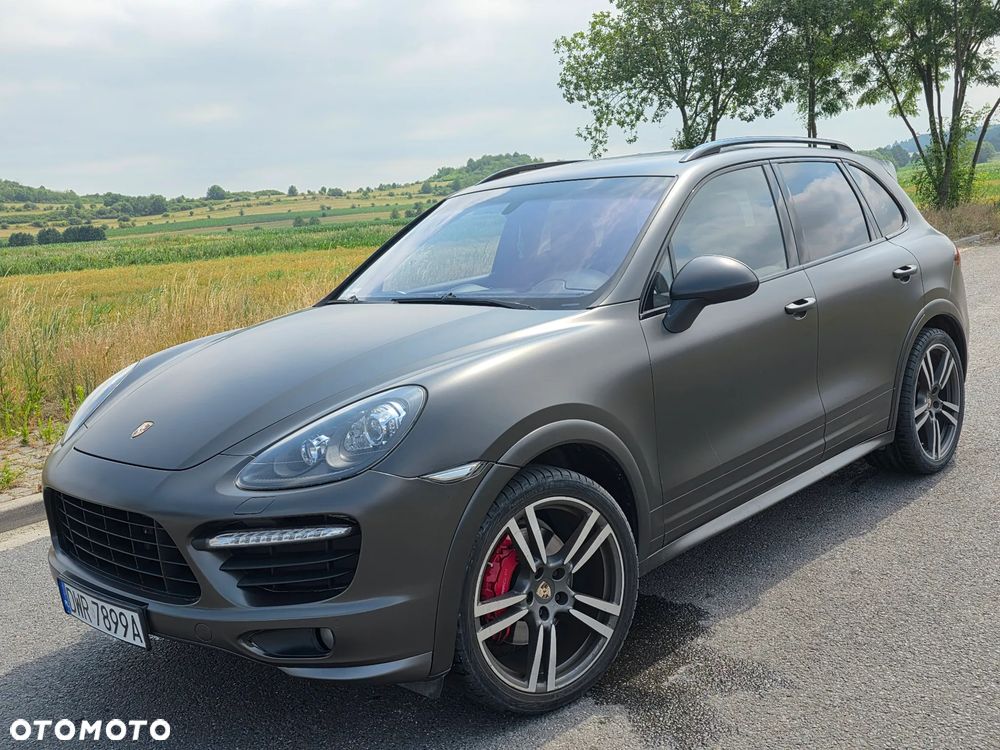 Porsche Cayenne - 1