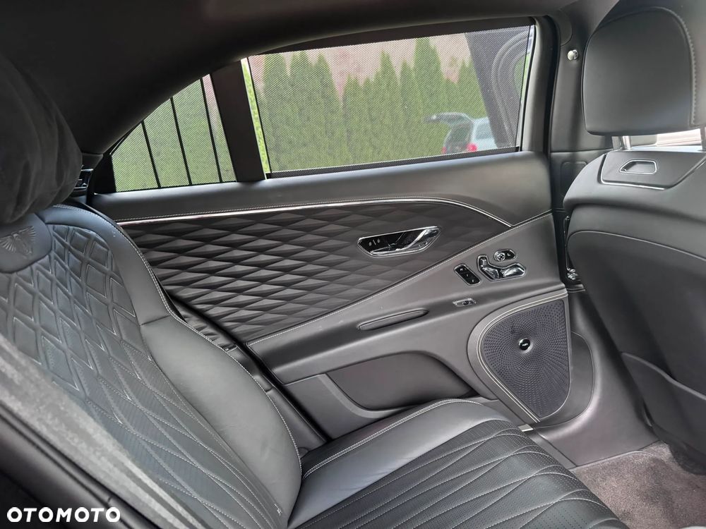 Bentley Flying Spur V8 S - 24