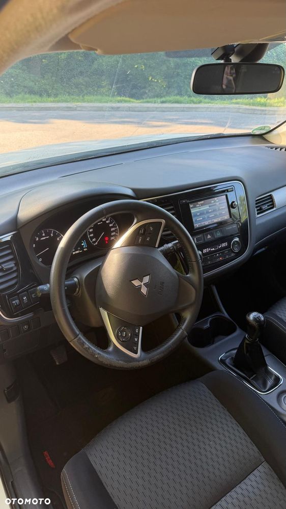 Mitsubishi Outlander 2.0 Intense + 2WD - 9