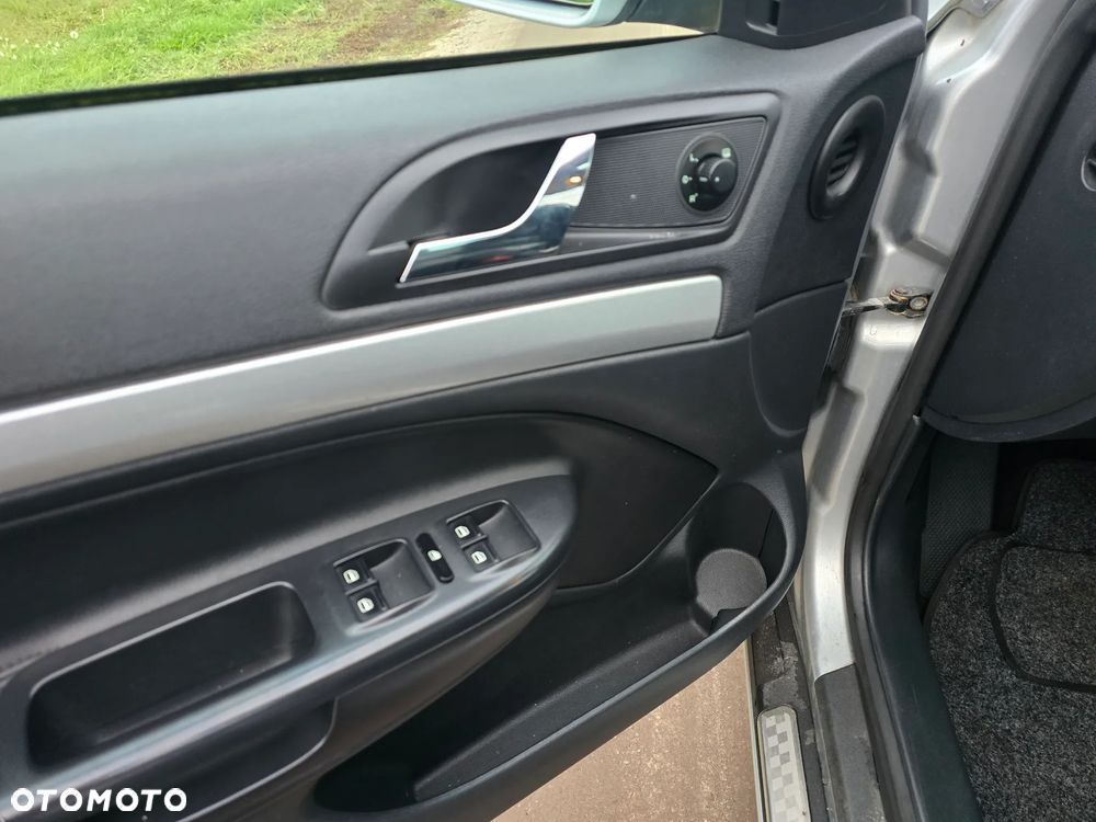 Skoda Octavia Combi 2.0 TDI CR DPF RS - 19