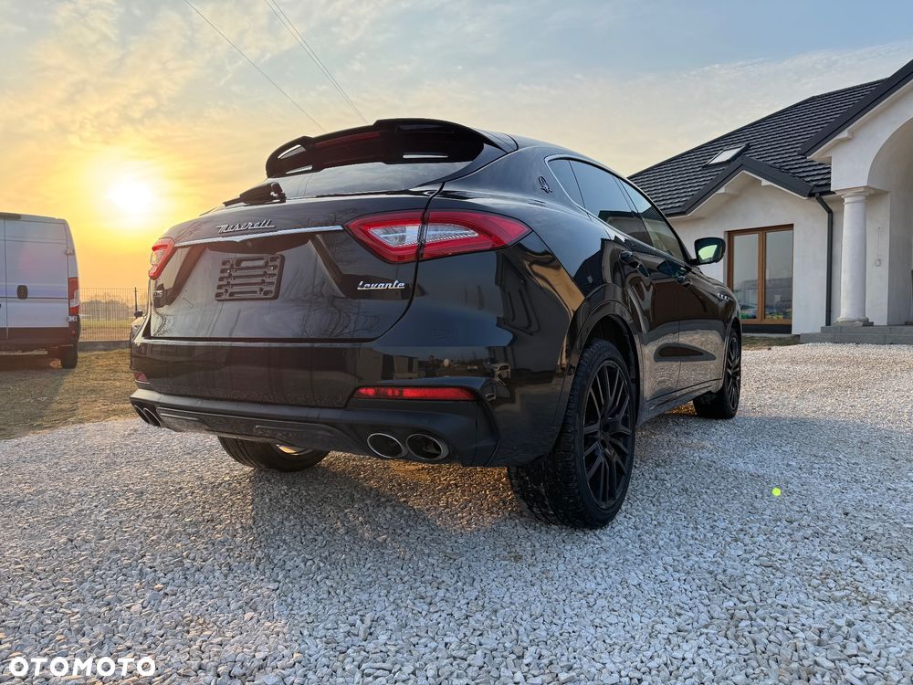 Maserati Levante GTS Q4 - 9