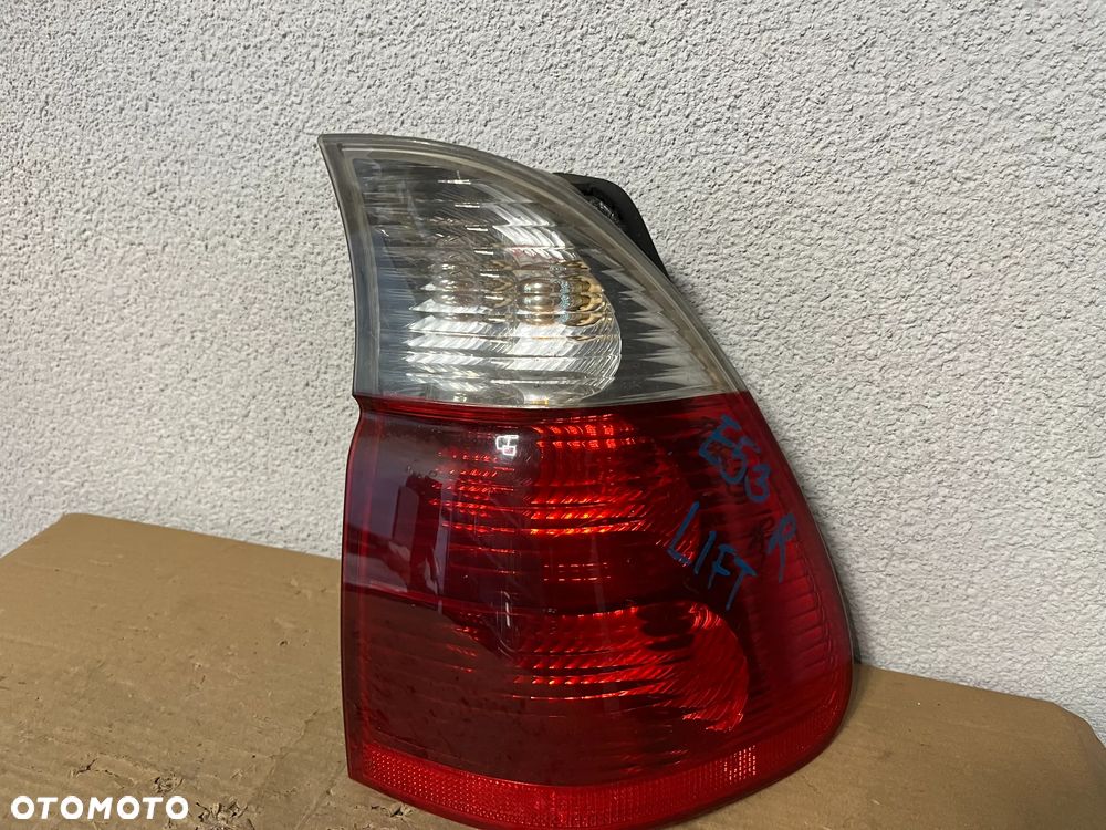 LAMPA BMW E53 PRAWY TYŁ EUROPA LIFT W BŁOTNIK - 1