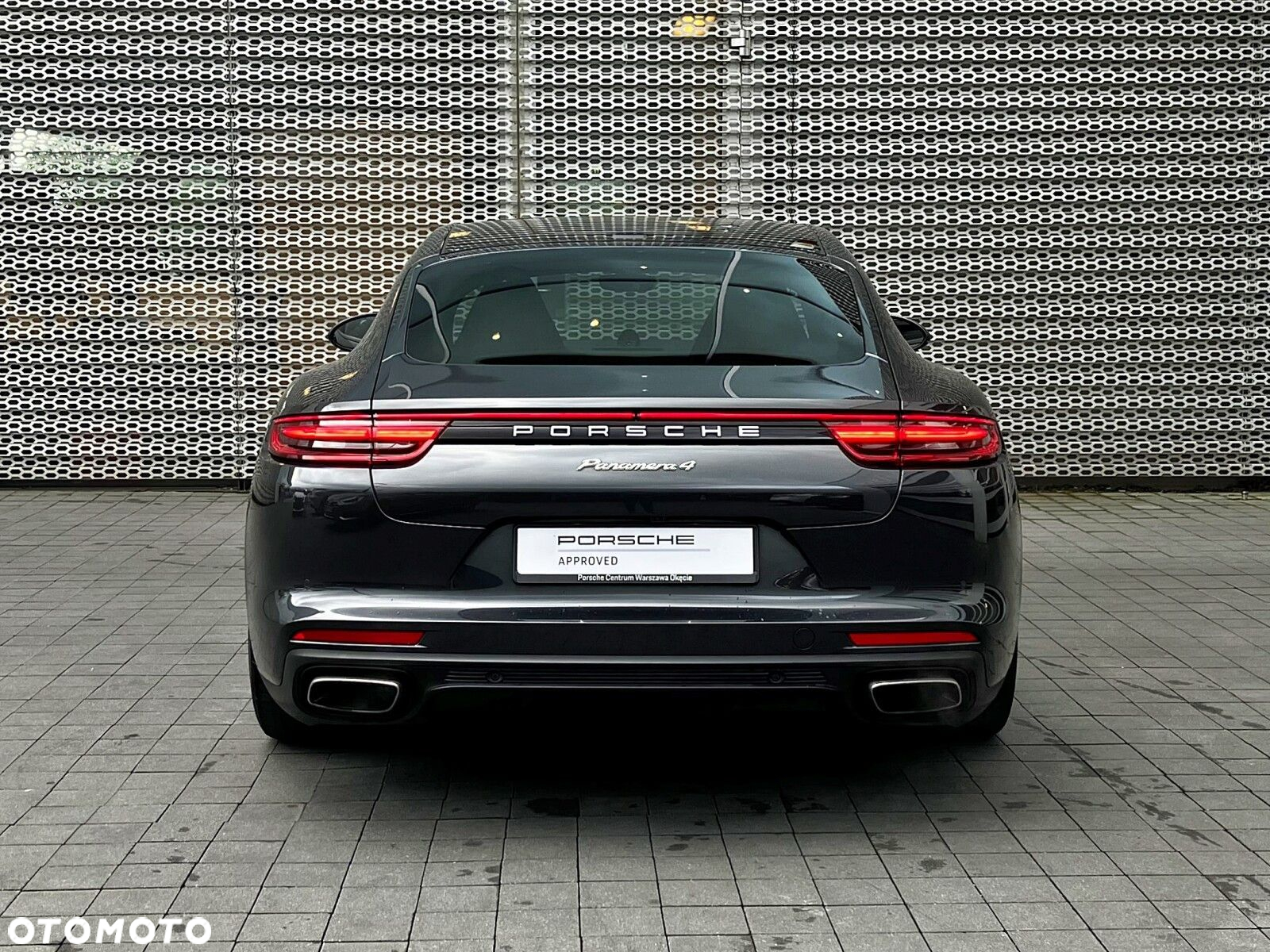 Porsche Panamera - 4