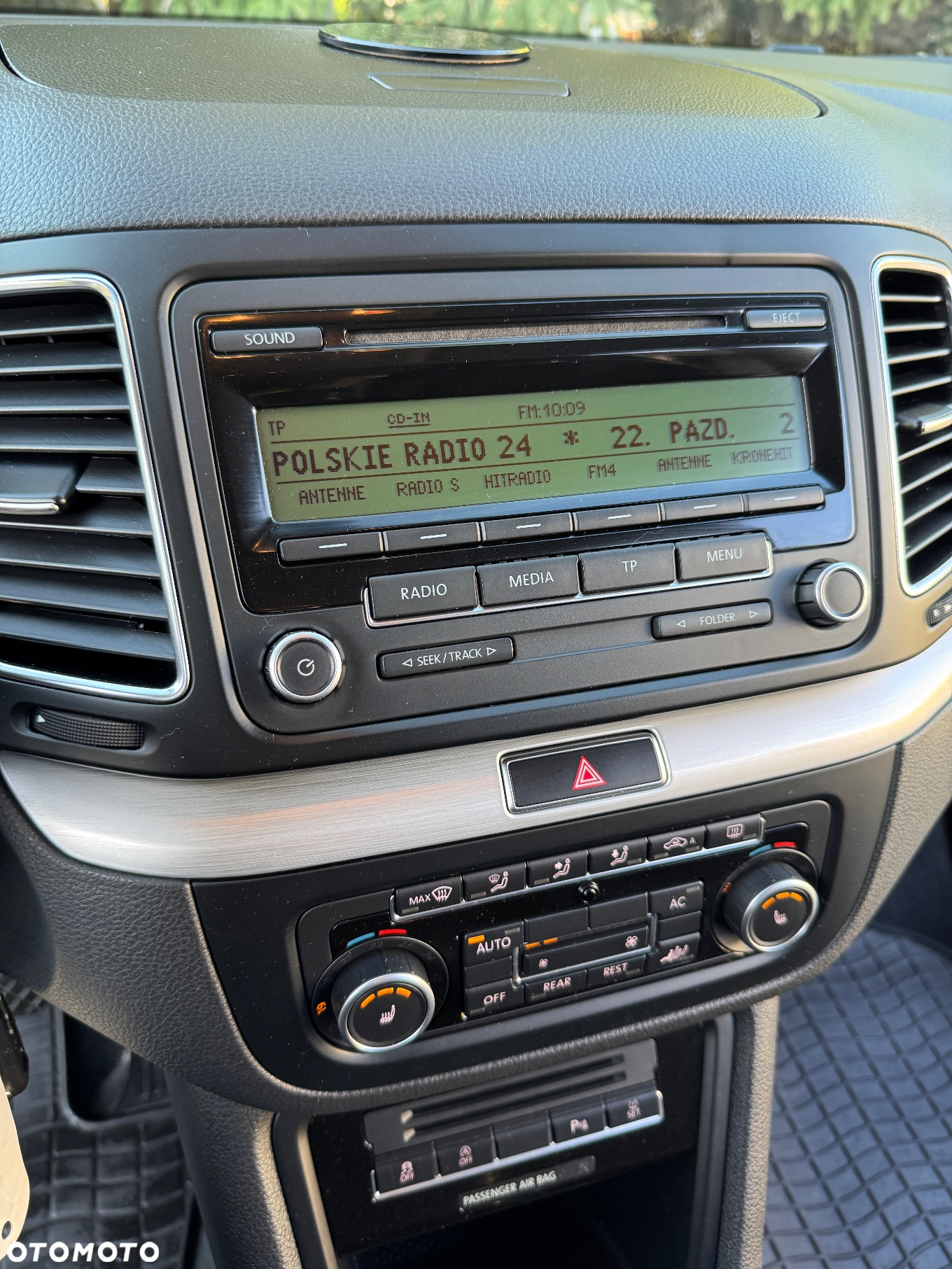 Volkswagen Sharan 2.0 TDI BlueMotion Technology Highline - 23