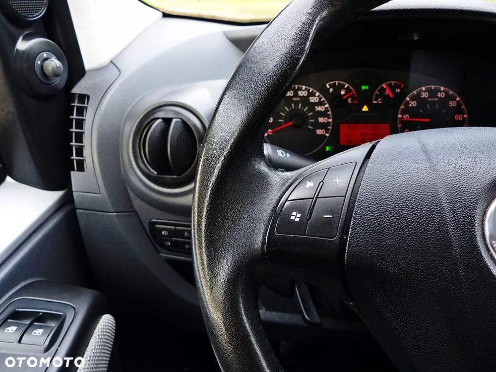 Fiat Qubo 1.4 8V MyLife - 29
